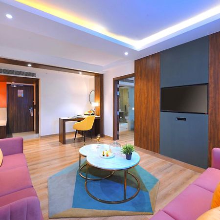 Golden Tulip Agra Hotel Agra  Ngoại thất bức ảnh
