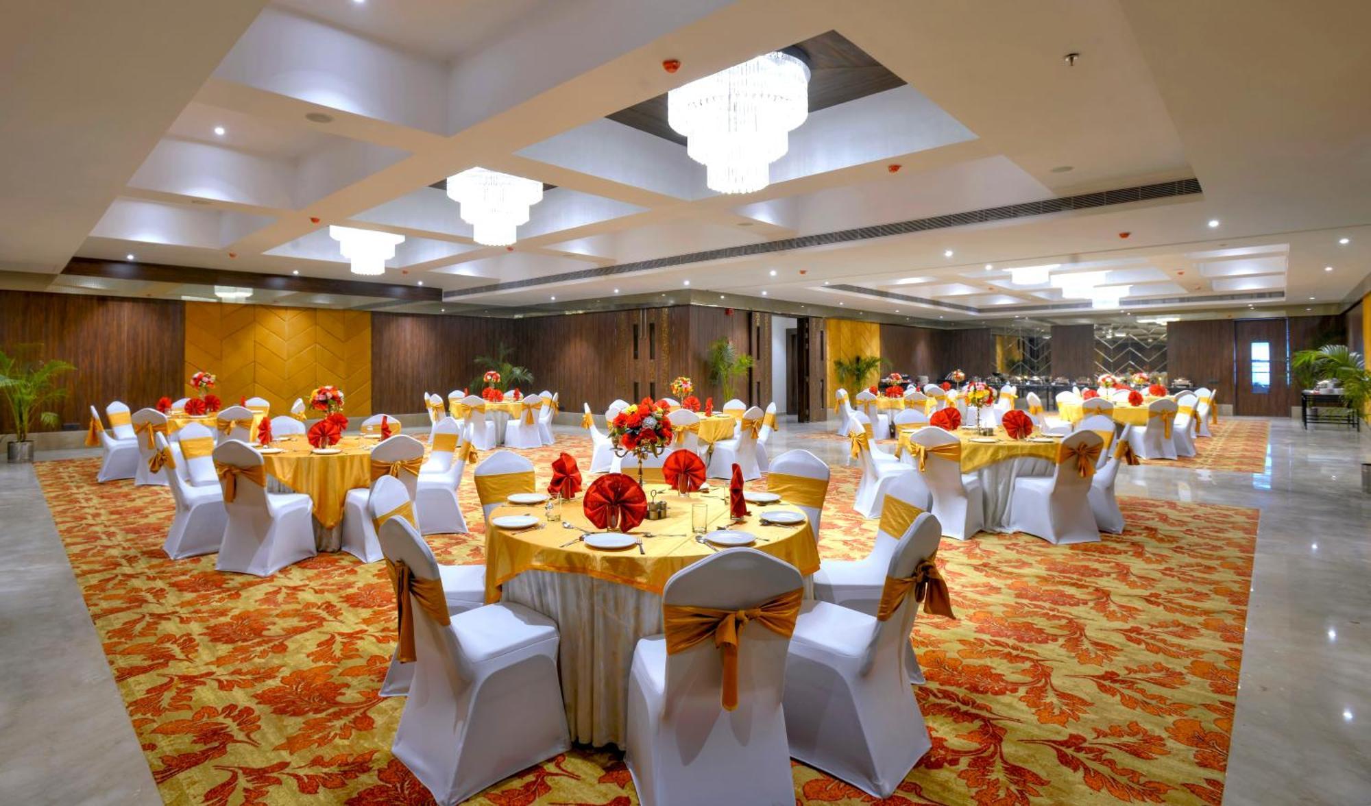 Golden Tulip Agra Hotel Agra  Ngoại thất bức ảnh