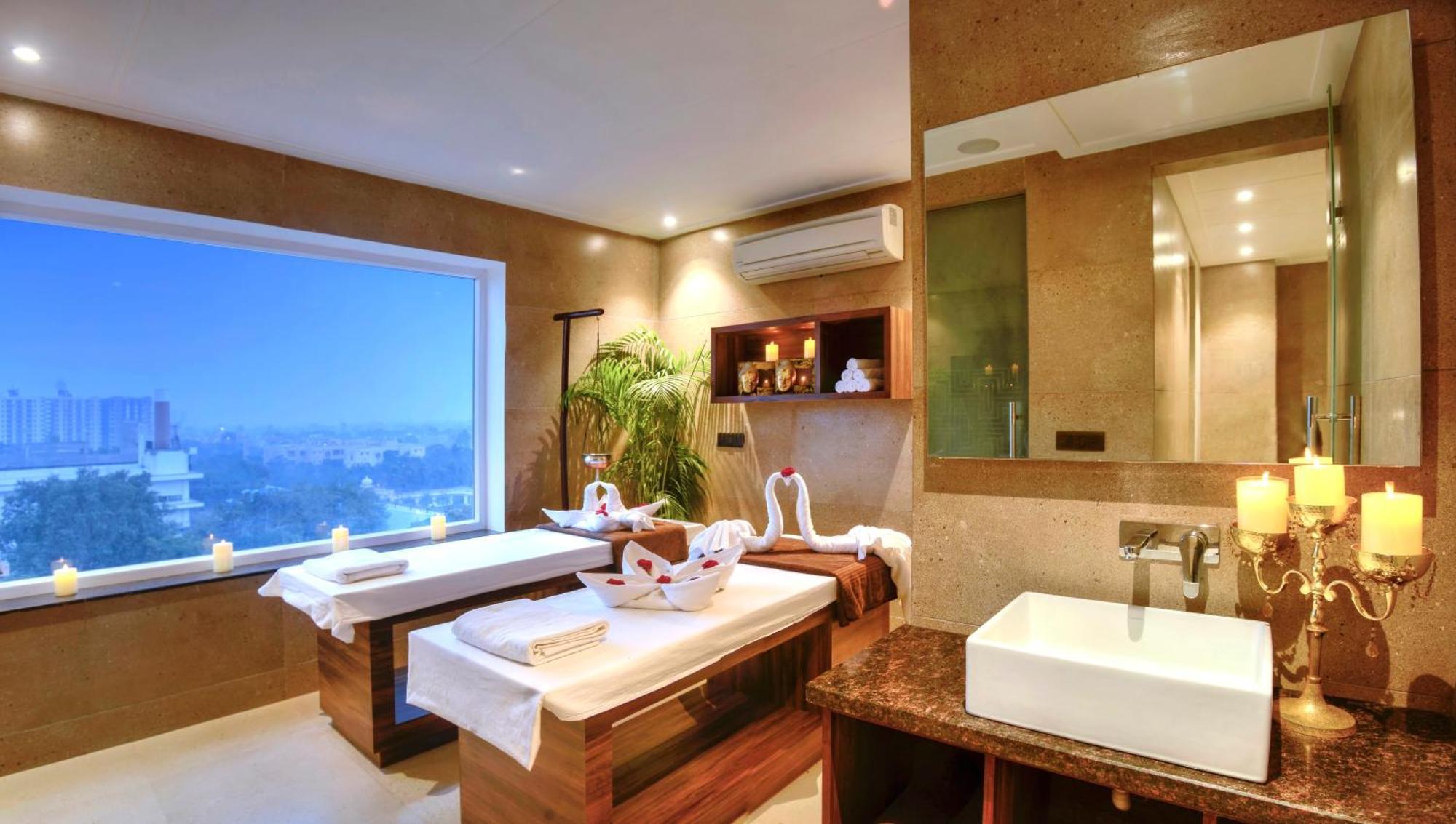 Golden Tulip Agra Hotel Agra  Ngoại thất bức ảnh