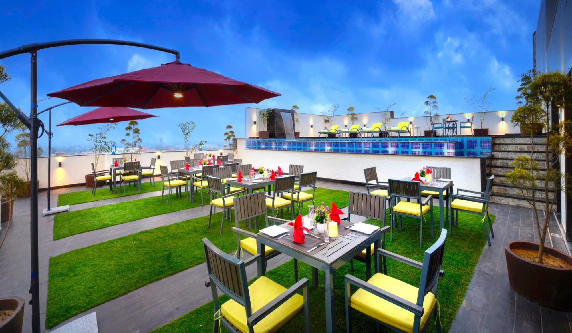 Golden Tulip Agra Hotel Agra  Ngoại thất bức ảnh