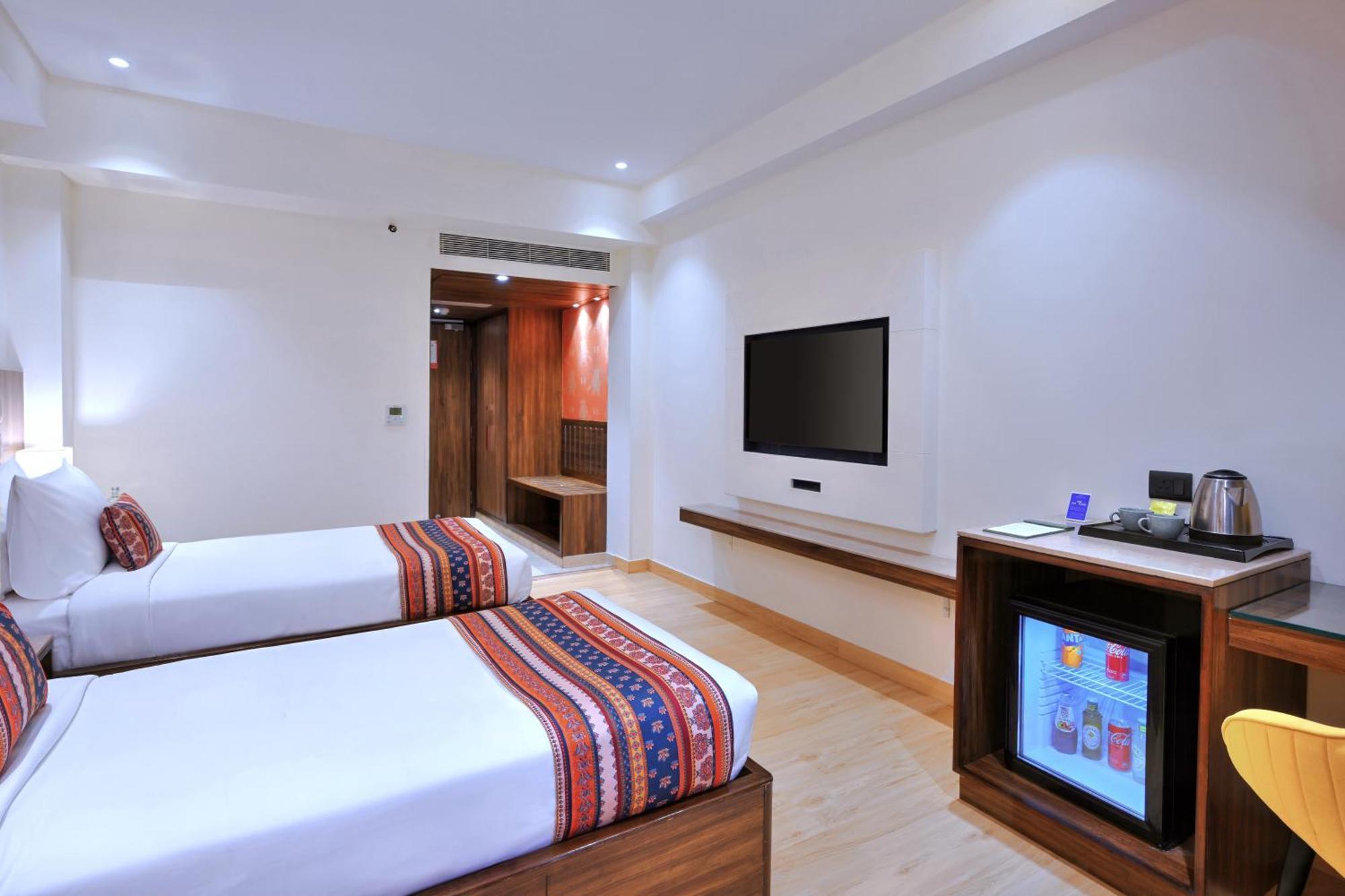Golden Tulip Agra Hotel Agra  Ngoại thất bức ảnh